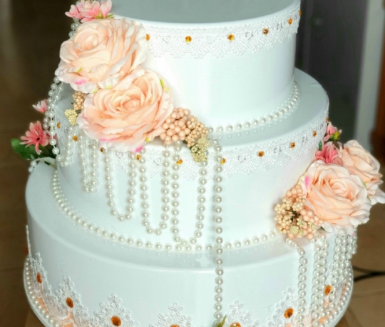 Bánh kem cưới ba tầng số 10