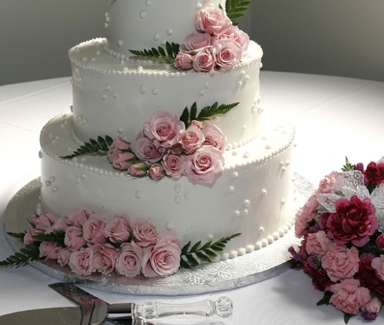 Bánh kem cưới ba tầng số 1
