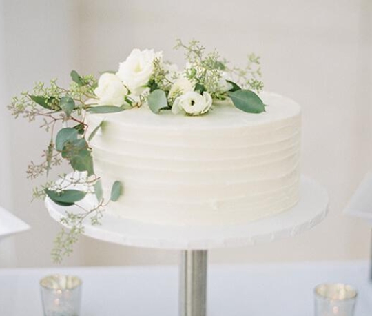 Bánh kem cưới một tầng phong cách minimalism