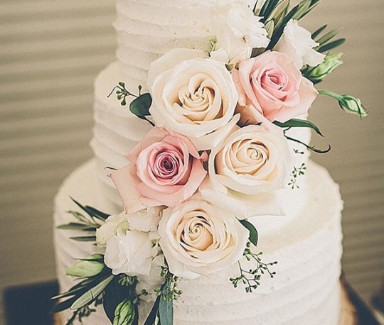 Bánh kem cưới ba tầng số 9