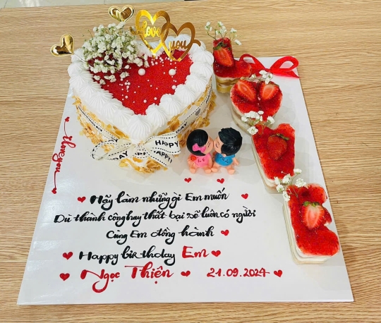 Bánh Tình Nhân Dâu