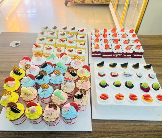 Bánh Kem Tươi Trái Cây