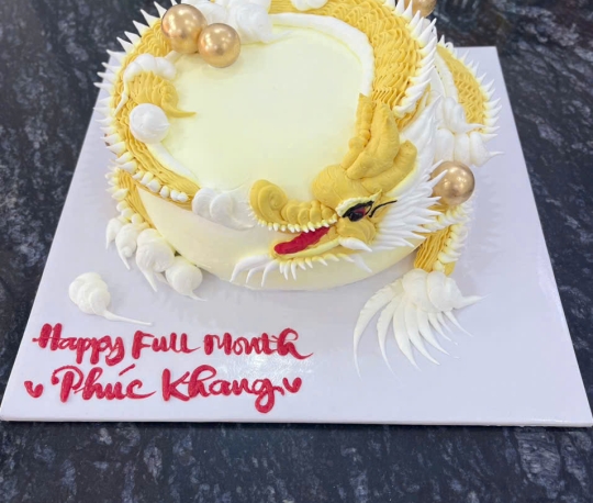 Bánh Chú Rồng Vàng