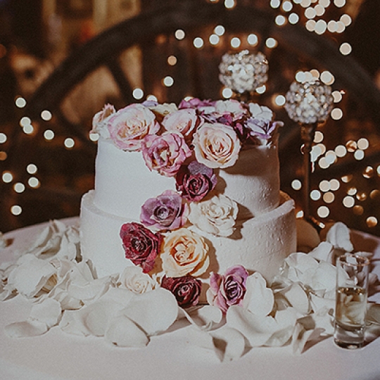 Bánh kem cưới hai tầng số 2