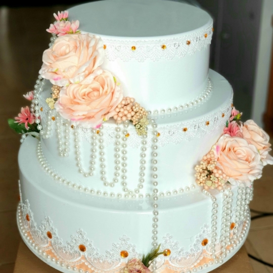 Bánh kem cưới ba tầng số 10