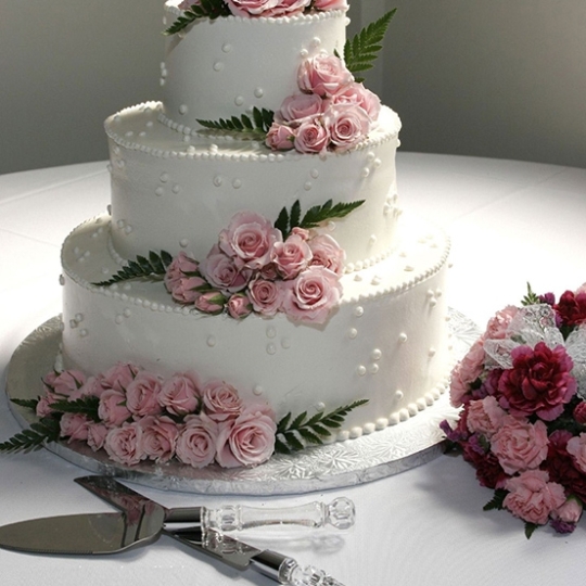 Bánh kem cưới ba tầng số 1