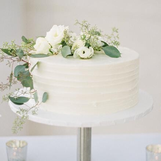 Bánh kem cưới một tầng phong cách minimalism